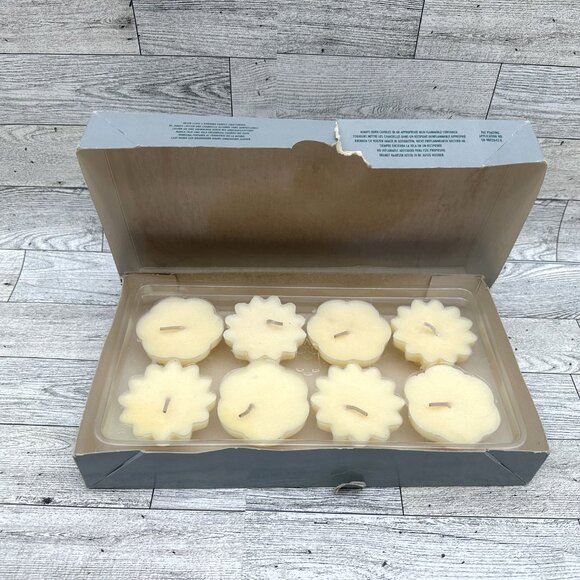 Partylite Box of 8 Vanilla Scent Floater Candles F1011 - Picture 2 of 5